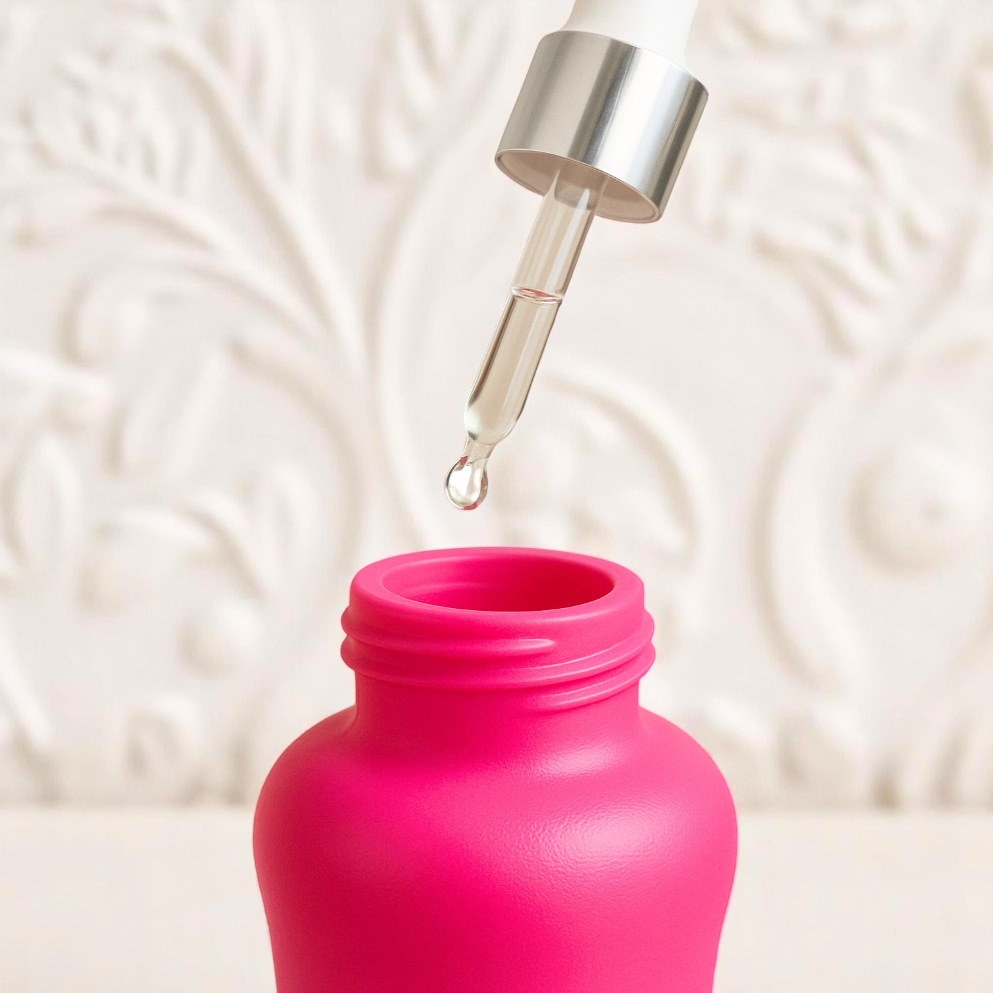 Why New Mums Swear by Witch Hazel in their Peri Bottle: Unpacking Its Benefits for Postpartum Healing